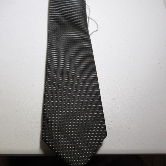 Black and Silver textured handmade tie - Picture 1 of 4